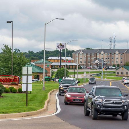 Hawthorn Suites By Wyndham Wheeling At The Highlands Triadelphia Bagian luar foto