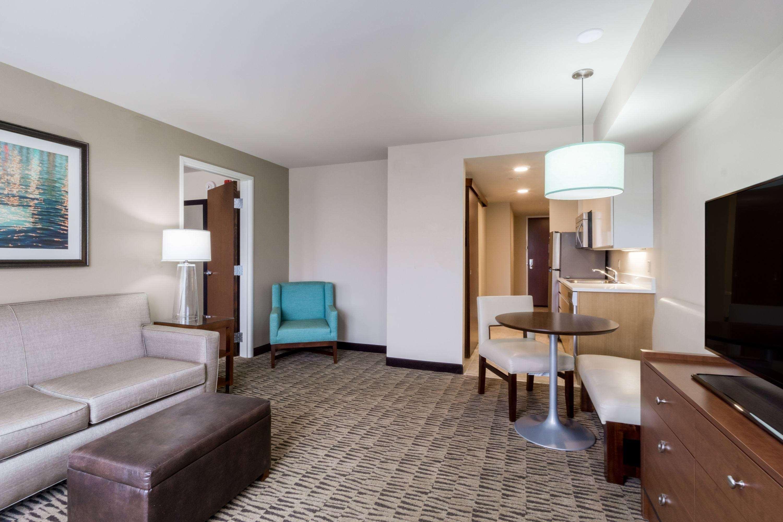 Hawthorn Suites By Wyndham Wheeling At The Highlands Triadelphia Bagian luar foto