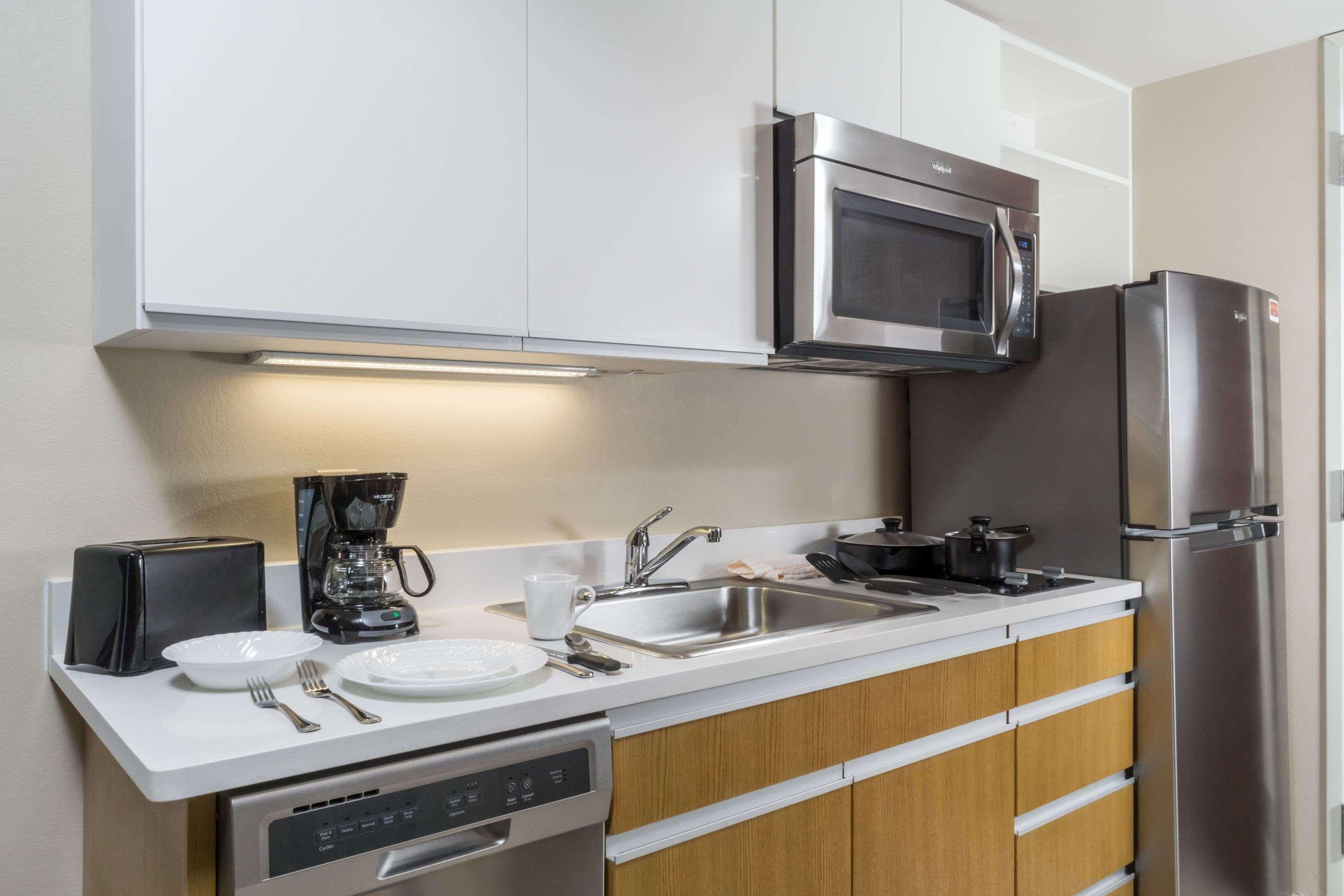 Hawthorn Suites By Wyndham Wheeling At The Highlands Triadelphia Bagian luar foto