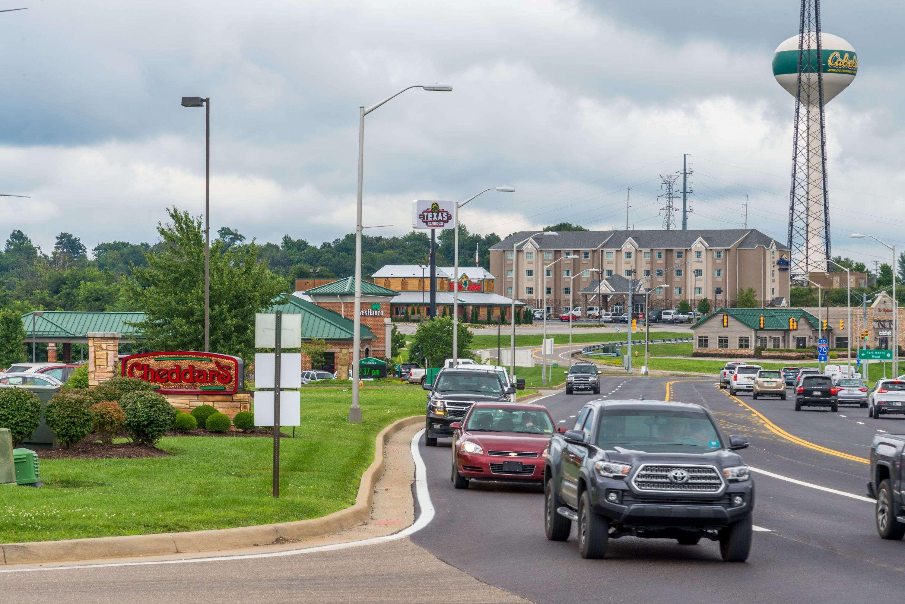 Hawthorn Suites By Wyndham Wheeling At The Highlands Triadelphia Bagian luar foto