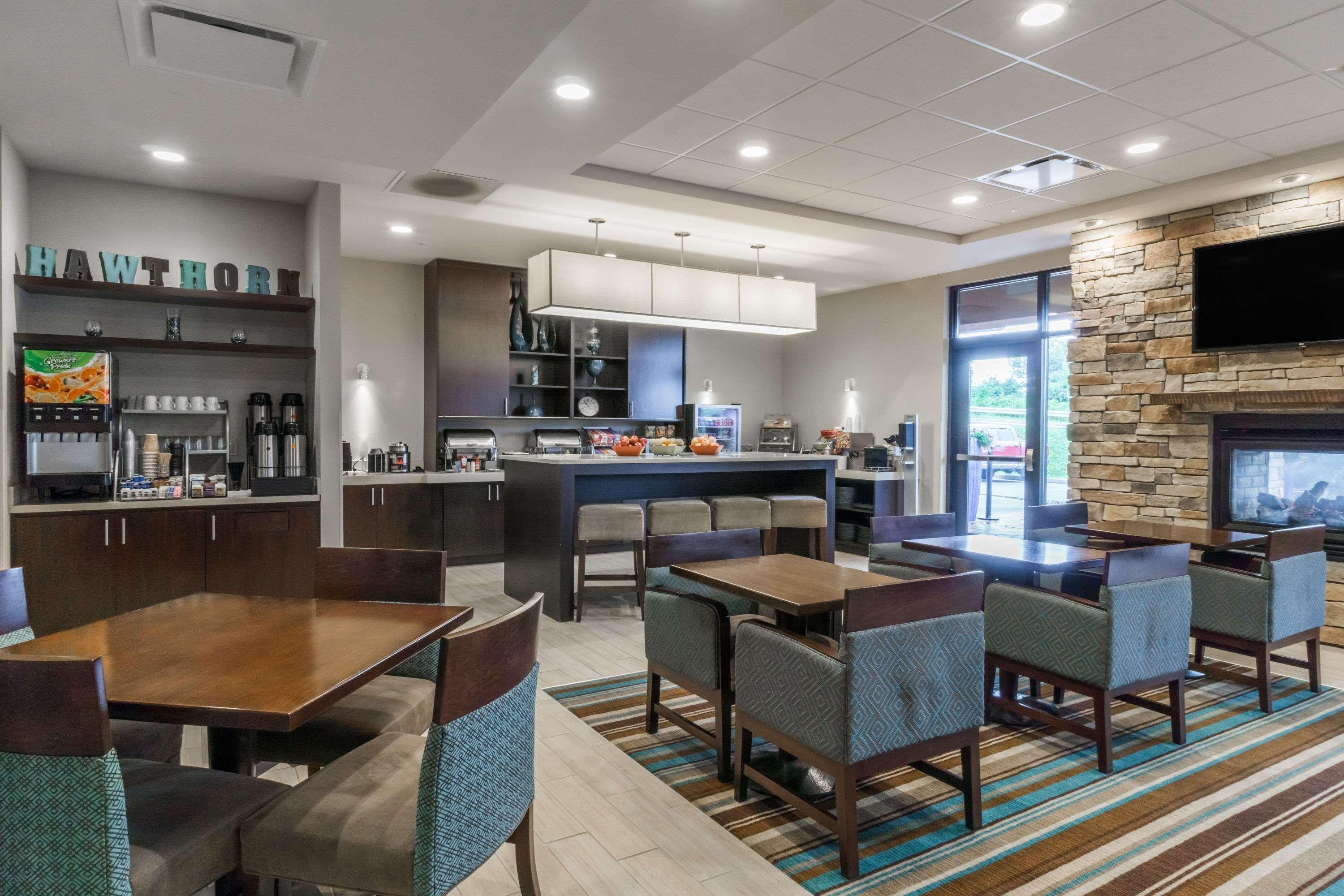 Hawthorn Suites By Wyndham Wheeling At The Highlands Triadelphia Bagian luar foto