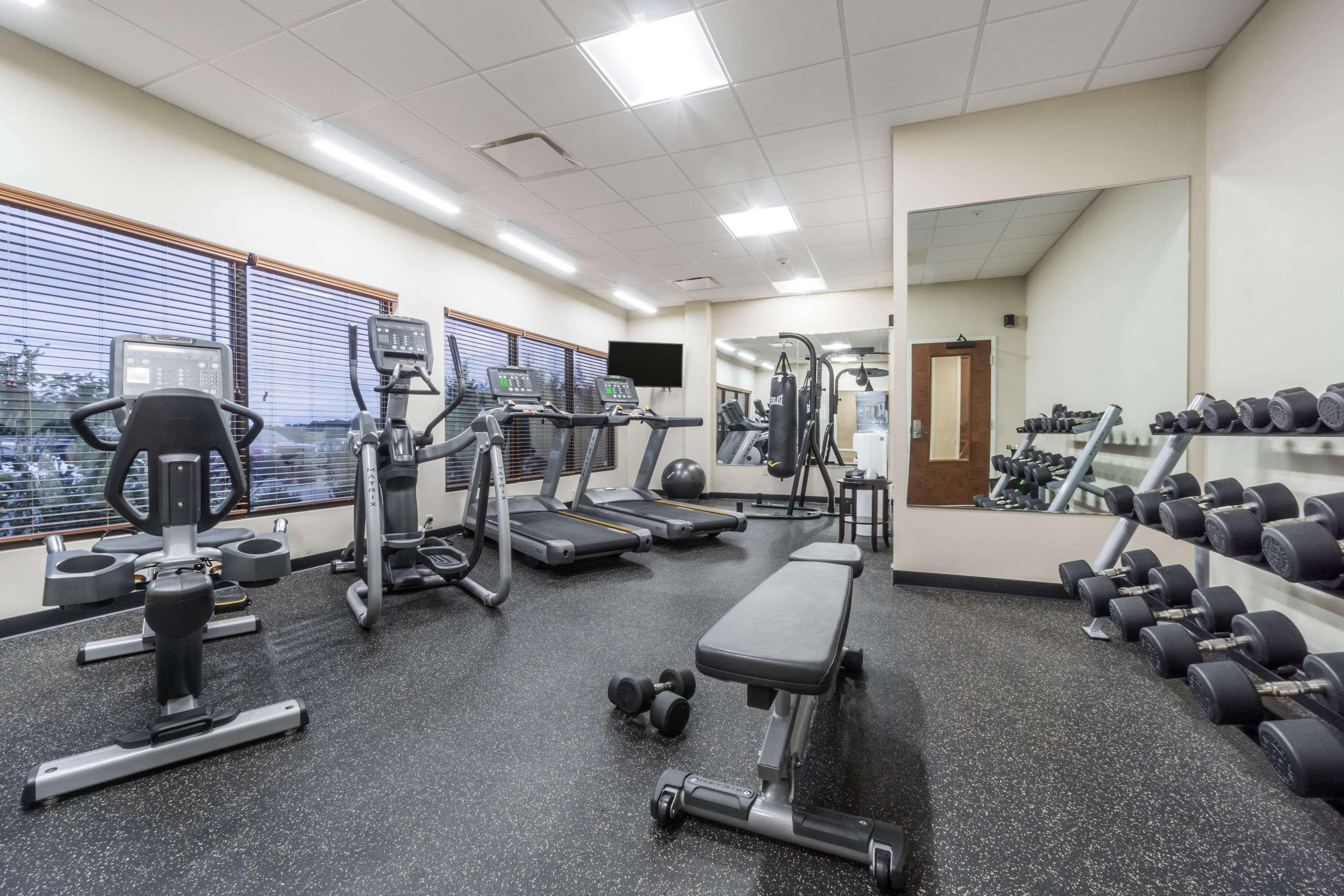 Hawthorn Suites By Wyndham Wheeling At The Highlands Triadelphia Bagian luar foto