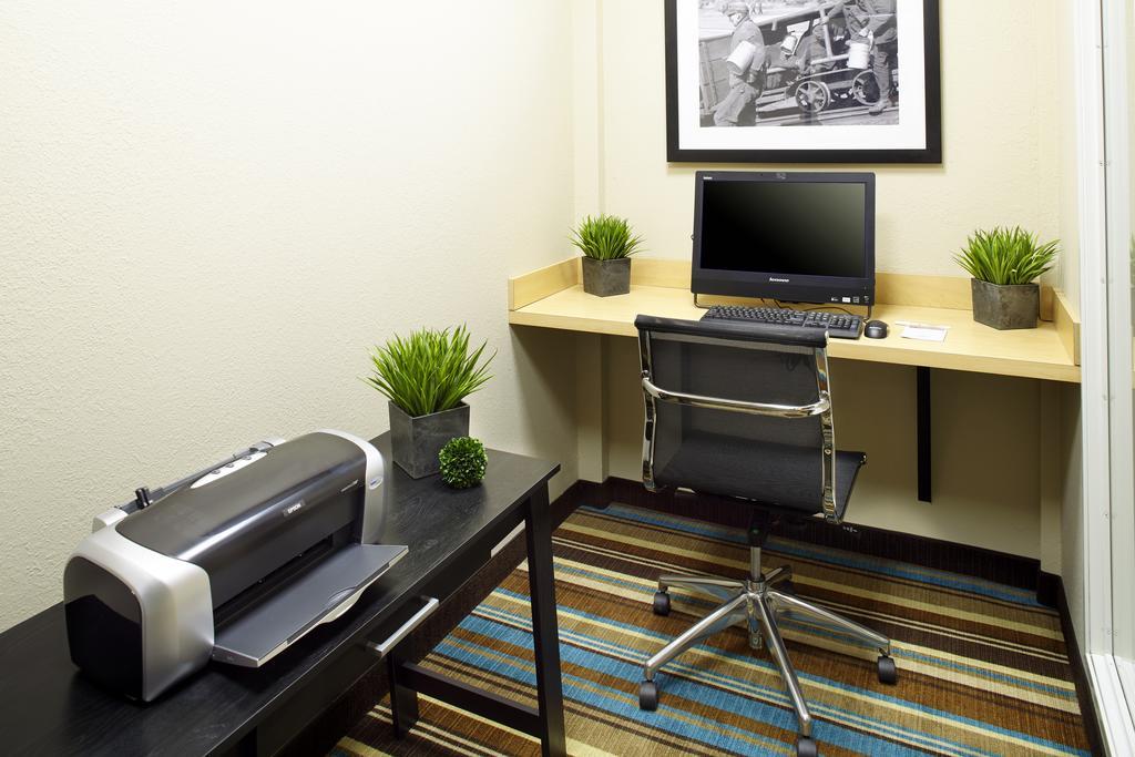 Hawthorn Suites By Wyndham Wheeling At The Highlands Triadelphia Bagian luar foto