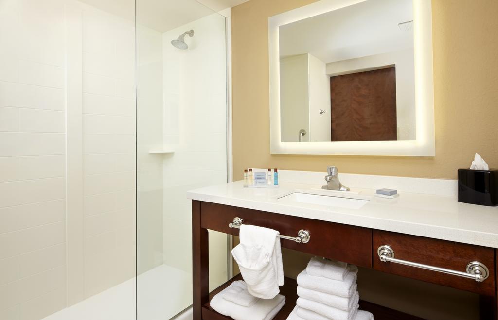 Hawthorn Suites By Wyndham Wheeling At The Highlands Triadelphia Bagian luar foto