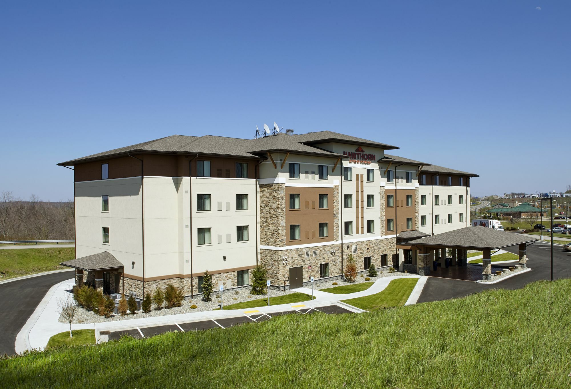 Hawthorn Suites By Wyndham Wheeling At The Highlands Triadelphia Bagian luar foto